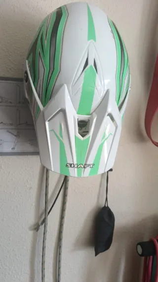 Casco Motocross SHAFT Verde y Blanco