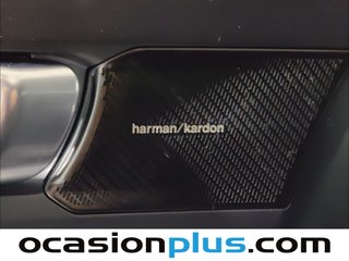 Volvo XC40 T3 Momentum Auto 120 kW (163 CV)