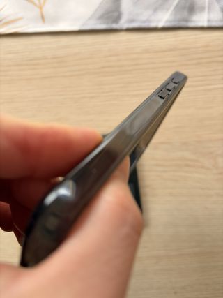 Spigen Funda y Cartera iPhone 16 Plus Ultra Hybrid