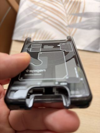 Spigen Funda y Cartera iPhone 16 Plus Ultra Hybrid