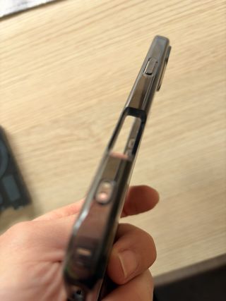 Spigen Funda y Cartera iPhone 16 Plus Ultra Hybrid