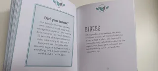 The little book of Detox by Sonia Jones. En inglés