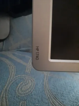 Pantalla HP 1740 Plata