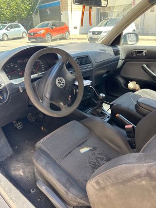 Wolkswagen  Golf 4  2001