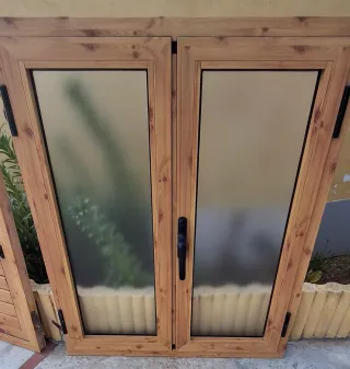 Ventana Mallorquina Aluminio Color Madera