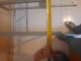 Escritorio de cristal y metal
