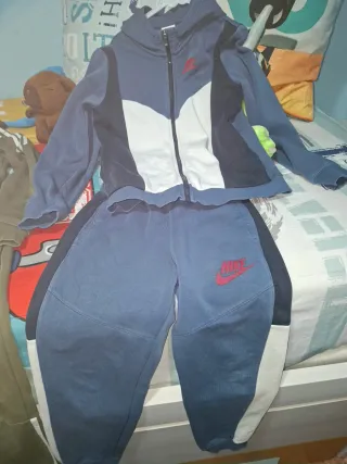Chaqueta acolchada gris 8/9 años
