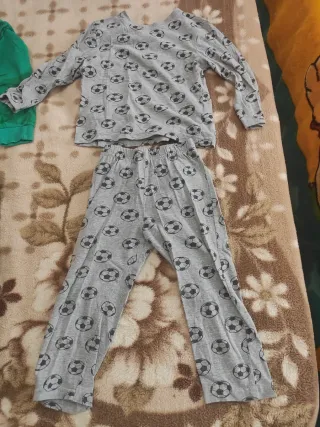 2 Pijamas Hulk y Fútbol Talla 4/5