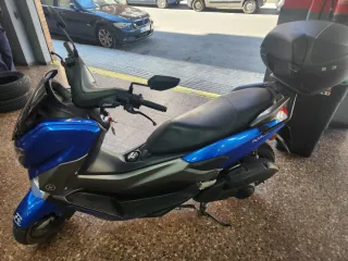 Yamaha XMAX 125cc Azul/Gris 22.000 km
