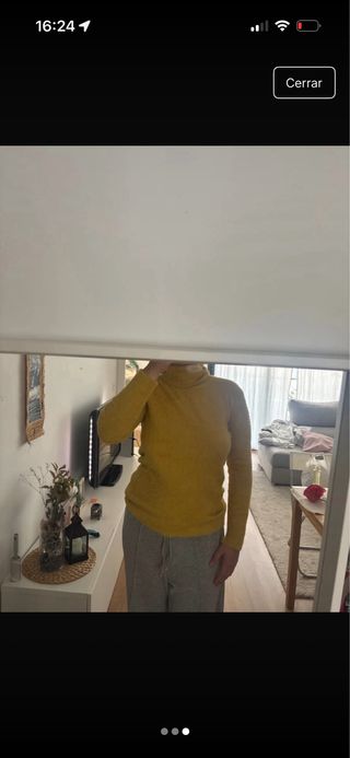 Jersey amarillo cuello alto