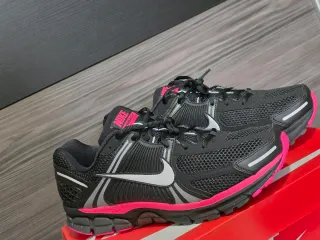 Nike Vomero 5 Zapatillas Running Mujer Negro Rosa