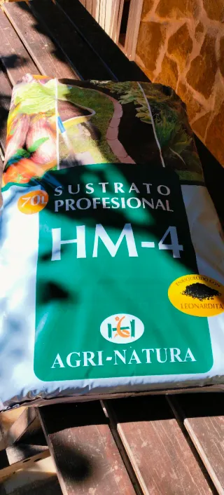 Sustrato Profesional HM-4 70L
