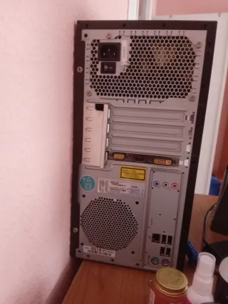 Monitor Dell Negro y Plateado
