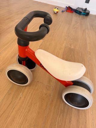 Bicicleta de aprendizaje roja