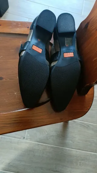 Scarpe Voltan 39 Nero Oro con Fibbia