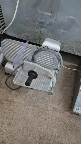 Cortadora de fiambre profesional