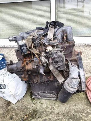 Motor Mercedes MB 100 mal estado