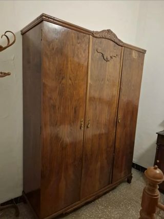 Armario antiguo madera maciza 3 puertas