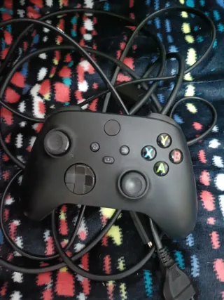 Xbox Series X + 4 Juegos