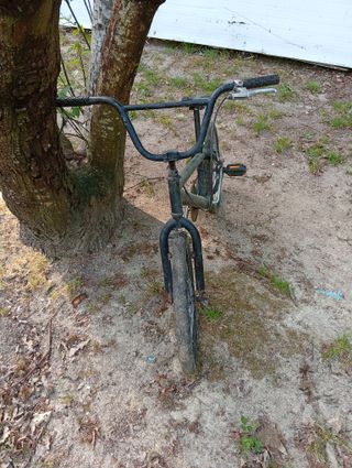 Bicicleta BMX solo hay que ponerle cadena y queda