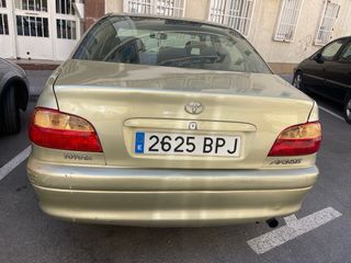 Toyota Avensis 2001