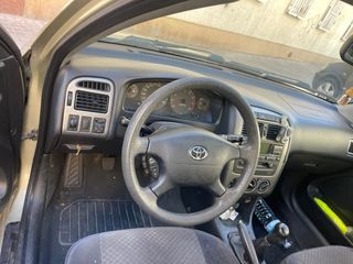 Toyota Avensis 2001