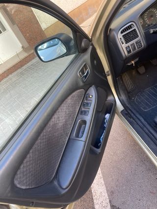 Toyota Avensis 2001