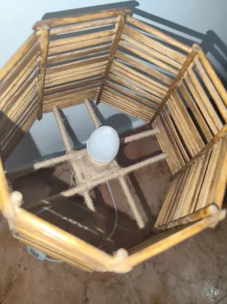 Lámpara de mesa rústica madera y yute