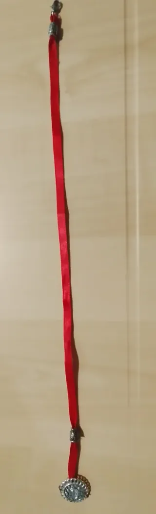 Abaniquero con cinta Roja   Raso y en color plata.