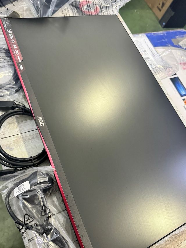 Monitor Gaming AOC 27 FHD 144Hz - miniatura 11