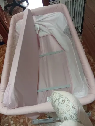 Minicuna rosa con laterales de malla