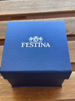 Reloj Festina Caja Negra y Plateada