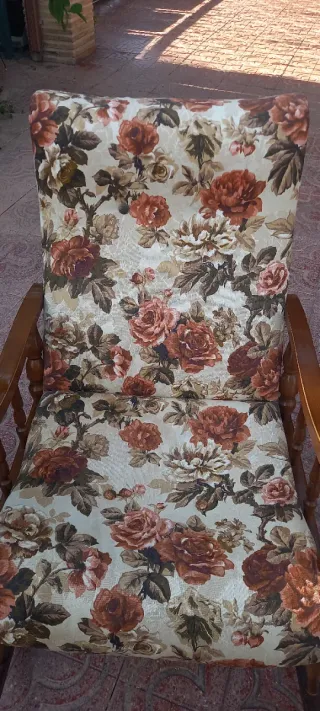 Dos Sillones  Mecedora Floral Madera