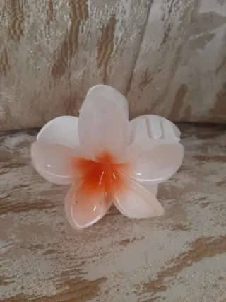 Pinza de pelo flor naranja y blanco