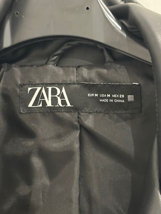 Cazadora Biker Efecto Piel Negra, Talla M - Zara