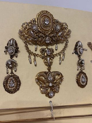 Conjunto de Aderezo Dorado y Plateado