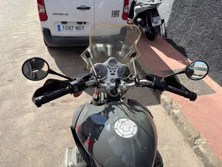 BMW R1150R Gris con Maletas y Baúl