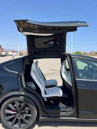 Tesla Model X 2019