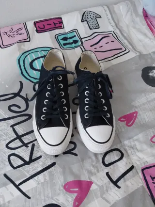 Playeras Converse Negras y Blancas