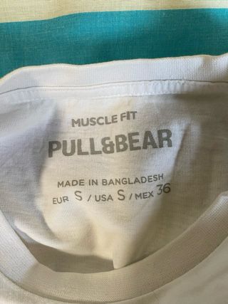 Camiseta Pull&Bear Muscle Fit Blanca Talla S