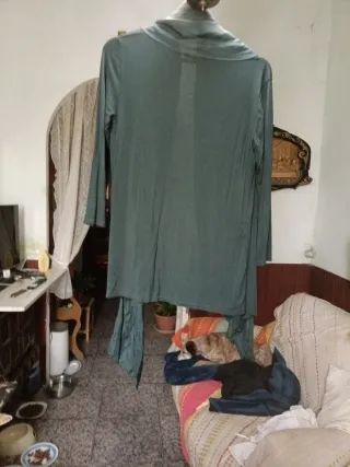 Camisa italiana de seda o igual ,,es italiana con