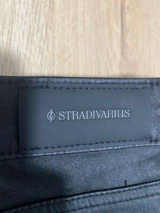 Pantalones negros de piel Stradivarius
