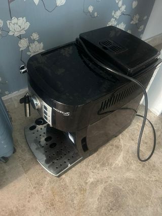 Cafetera DeLonghi Magnífica S