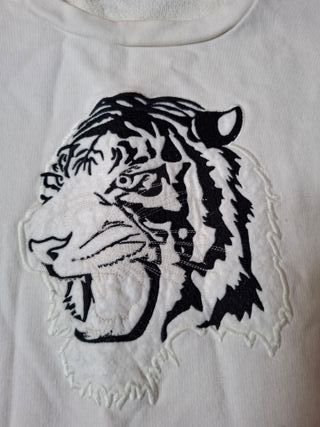Sudadera blanca bordado tigre - Estilo Oversize