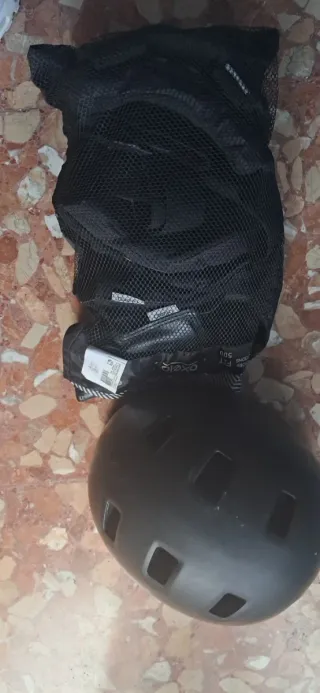 Casco y rodilleras Oxelo