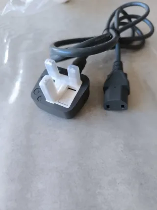 Cable de alimentación UK a C13