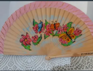 Abanico pintado a mano