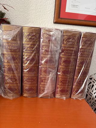 Costumari Català. 5 volúmenes.