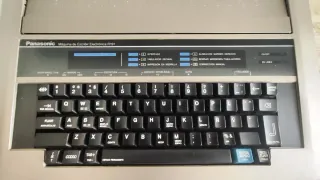 Máquina de escribir electrónica Panasonic R191