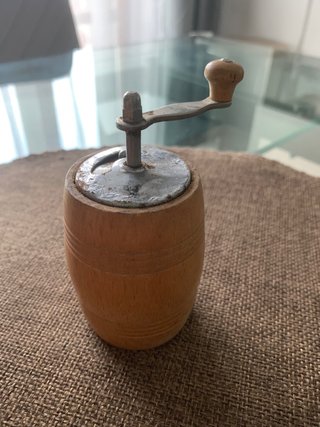 Macina pepe in legno e metallo